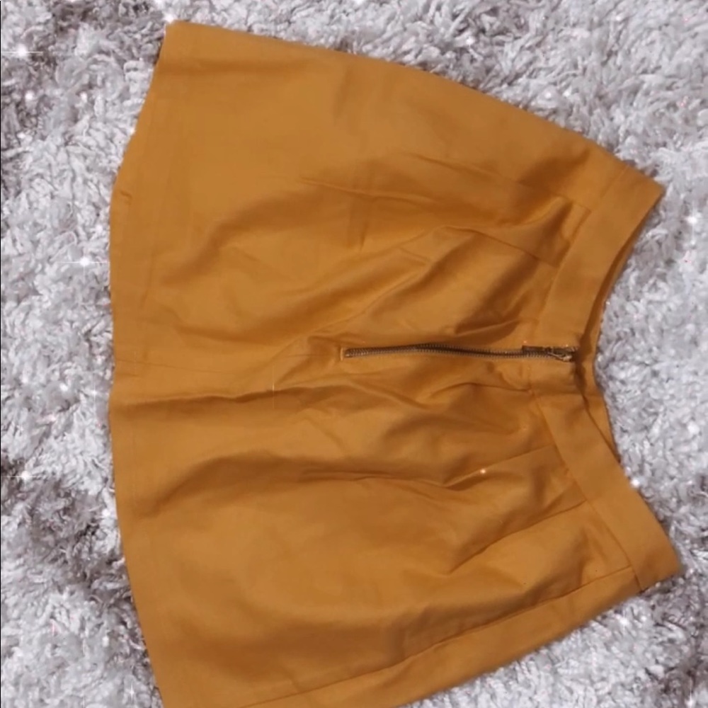 Skirt color mustard